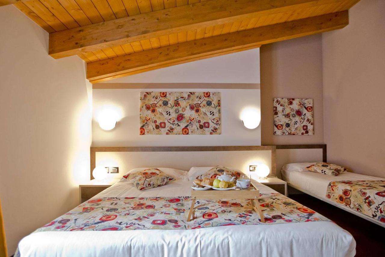 Hotel Lago Di Como Colico Exteriör bild