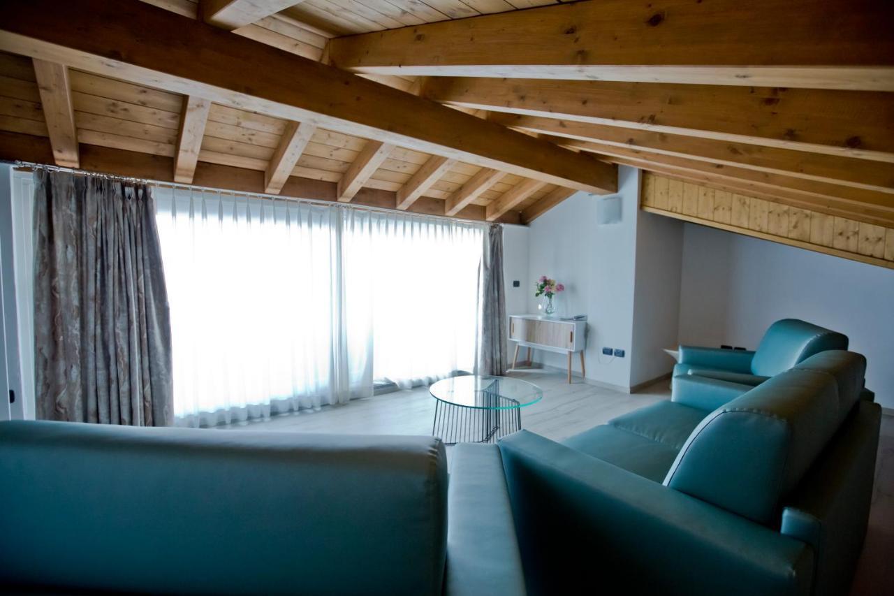 Hotel Lago Di Como Colico Exteriör bild