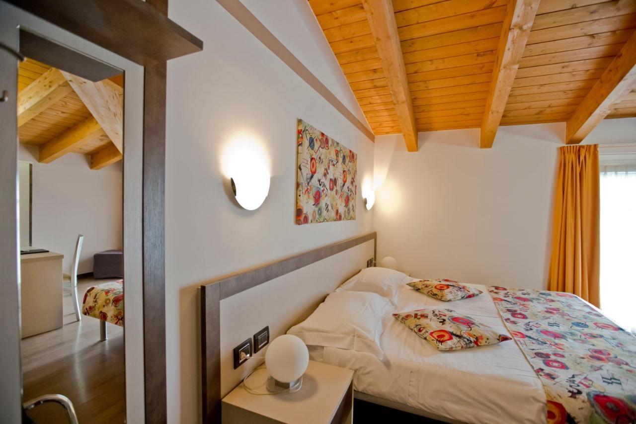 Hotel Lago Di Como Colico Exteriör bild