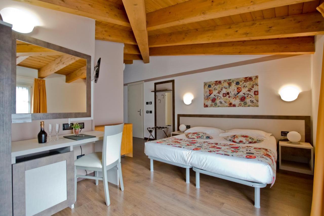 Hotel Lago Di Como Colico Exteriör bild